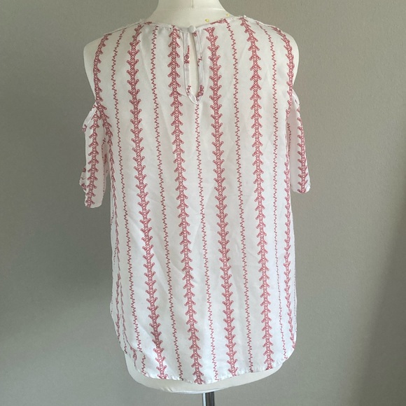 Cold shoulder top - Picture 2 of 2